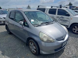 2005 Honda fit Hatch Photo