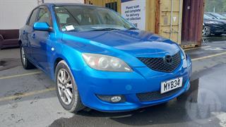 2004 Mazda Axela Hatch Photo