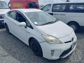 2013 Toyota Prius Hybrid Hatch Photo