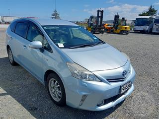 2011 Toyota Prius Alpha Station Wagon Photo