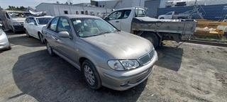 2001 Nissan Bluebird Sylphy Sedan Photo