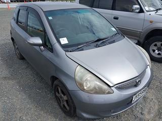 2004 Honda fit Hatch Photo
