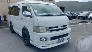 2006 Toyota Hiace 4D Mini Bus Photo