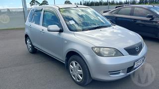 2002 Mazda Demio Hatch Photo