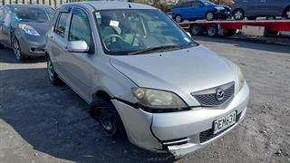 2002 Mazda Demio Hatch Photo