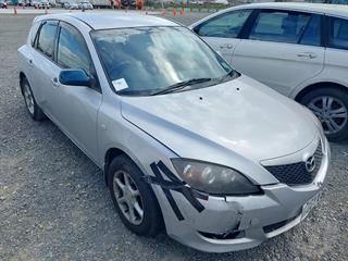 2003 Mazda Axela Station Wagon Photo