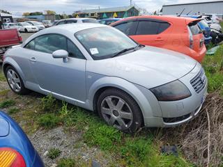 2000 Audi TT Quattro Coupe Hatch Photo