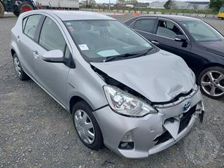 2014 Toyota Prius C L1 1.5 Hybrid Ecvt Hatch Photo