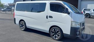 2014 Nissan NV350 Caravan 3D Station Wagon Photo