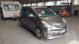 2005 Toyota Ractis Hatch Photo