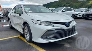 2019 Toyota Camry Hybrid Sedan Photo