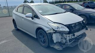 2014 Toyota Prius Hybrid Hatch Photo