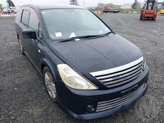 2004 Nissan Presage Station Wagon Photo