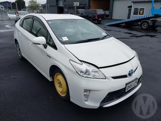 2015 Toyota Prius Hybrid 4D Hatch Photo