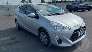 2015 Toyota Aqua Hybrid Hatch Photo