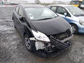 2015 Toyota Prius Hatch Photo