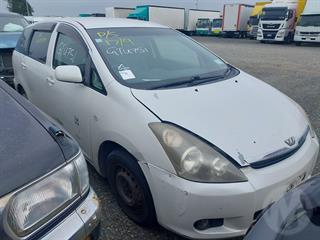 2004 Toyota Wish Station Wagon Photo