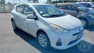 2013 Toyota Aqua Hatch Photo