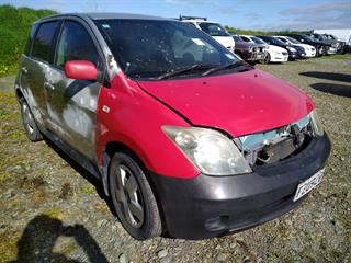 2004 Toyota IST Hatch Photo