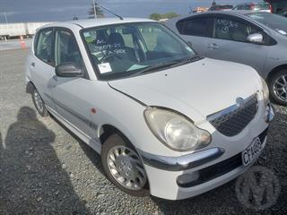 2004 Daihatsu Sirion Sirion 1.3P Hatch 5 Hatch Photo