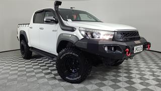 2015 Toyota Hilux SR5 TD DC 2.8D/4WD/ 4D Dual Cab Utility Photo
