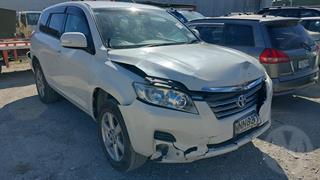 2010 Toyota Vanguard Station Wagon Photo