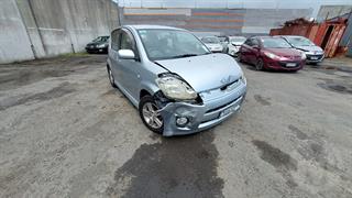 2005 Daihatsu Sirion Hatch Photo