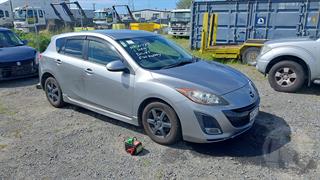 2010 Mazda Axela Hatch Photo