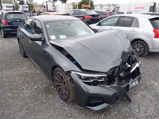 2019 BMW 320i Sedan Photo