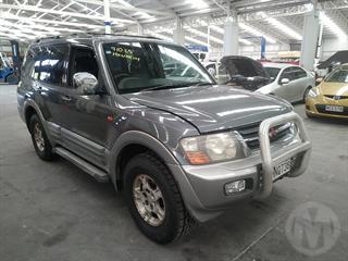 2001 Mitsubishi Pajero 4WD 3.5P LWB Exced Station Wagon Photo