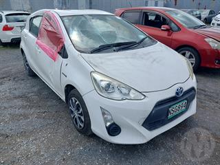 2015 Toyota Aqua Hatch Photo