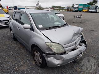 2002 Toyota IST Hatch Photo