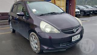 2006 Honda fit Hatch Photo