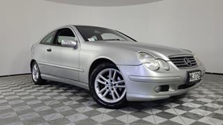 2004 Mercedes-Benz C200 Kompressor 3D Hatch Photo