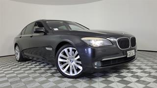 2012 BMW 750i Sedan 6A 4DR / Grey 4D Sedan Photo