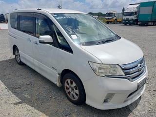 2013 Nissan Serena Station Wagon Photo