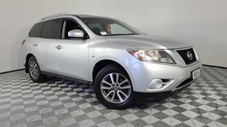 2013 Nissan Pathfinder ST 3.5P4WD6CVT/SW5D 5D Station Wagon Photo