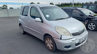 2002 Toyota Funcargo Hatch Photo