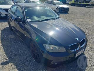 2011 BMW 320i Sedan Photo