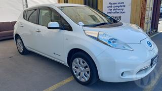 2015 Nissan Leaf Electric 5D Hatch Photo