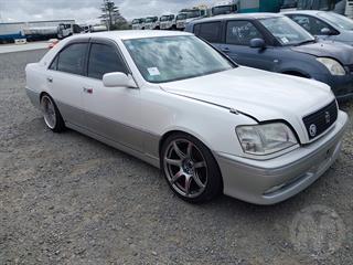 1999 Toyota Crown Sedan Photo