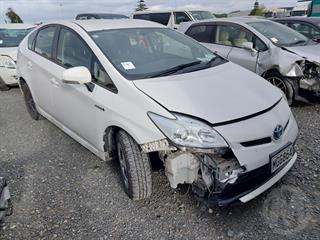 2013 Toyota Prius Hybrid Hatch Photo