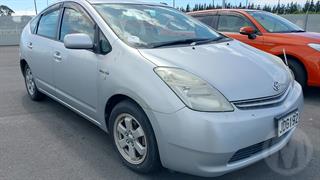 2010 Toyota Prius Hatch Photo