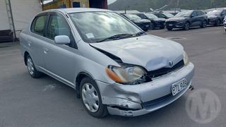 1999 Toyota Platz Sedan Photo