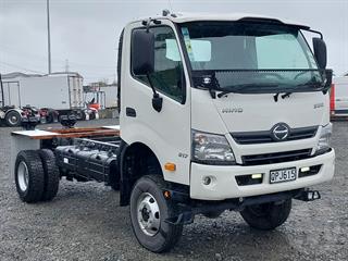 2024 Hino 300 Cab Chassis GVM 7,500kg Photo