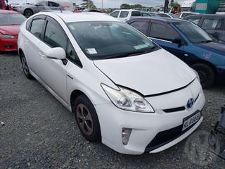 2015 Toyota Prius Hybrid Hatch Photo