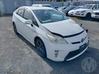 2013 Toyota Prius Hybrid Hatch Photo