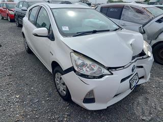 2014 Toyota Aqua Hybrid Hatch Photo