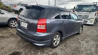 2004 Toyota Wish Station Wagon Photo
