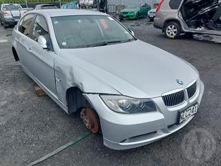 2006 BMW 325i Sedan Photo